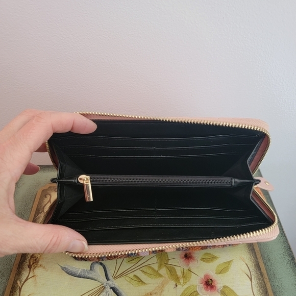 Universal Thread Cosmetic Bag and Pink Quilted Wallet Lot - Picture 5 of 10